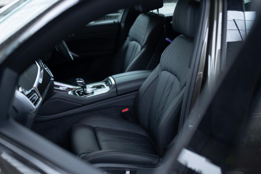 Интерьер BMW X6 xDrive35d M Sport (G06) 2020 года  (JP) (фото 12 из 19)